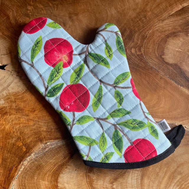 Yeah, I Followed The Recipe Once. It Was Fucking Boring. Oven Mitt